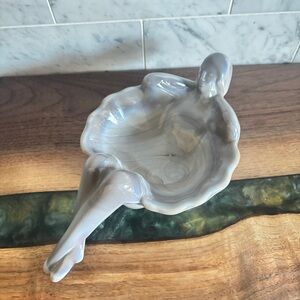 Mosser Marbled Glass Bathing Beauty Soap Dish / Trinket Dish